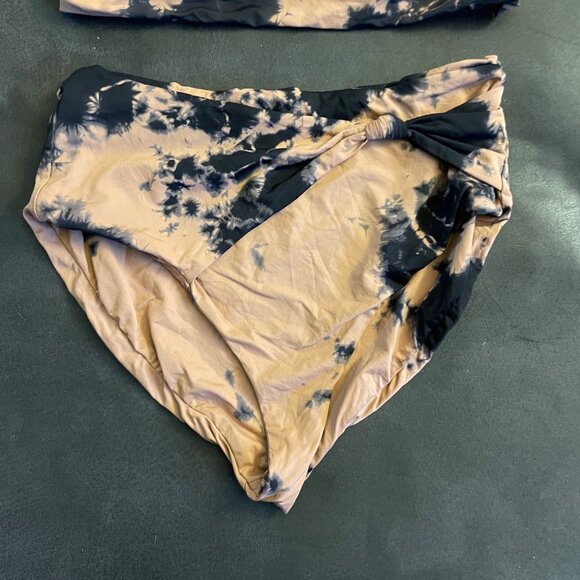 Dippin Daisys Tie-Dye High-Waisted Bikini Set Medium Black & Tan Recycled Fabric - Picture 3 of 6